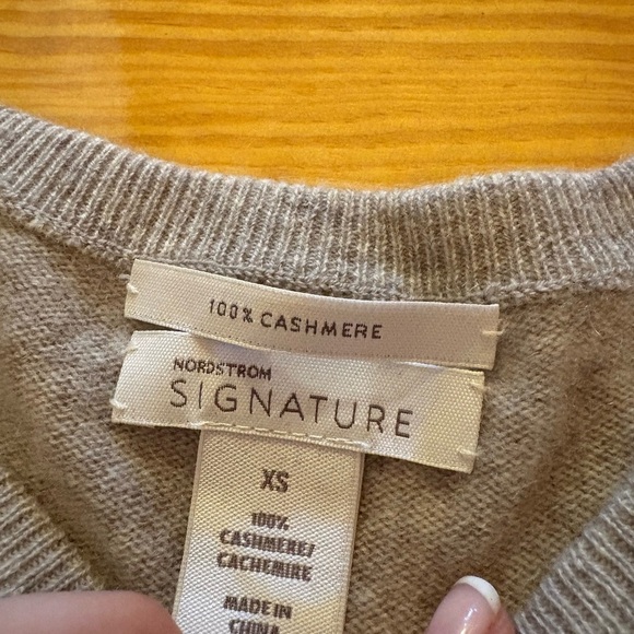 Nordstrom Gray and Cream Cashmere Crew Neck Sweater - Picture 2 of 2
